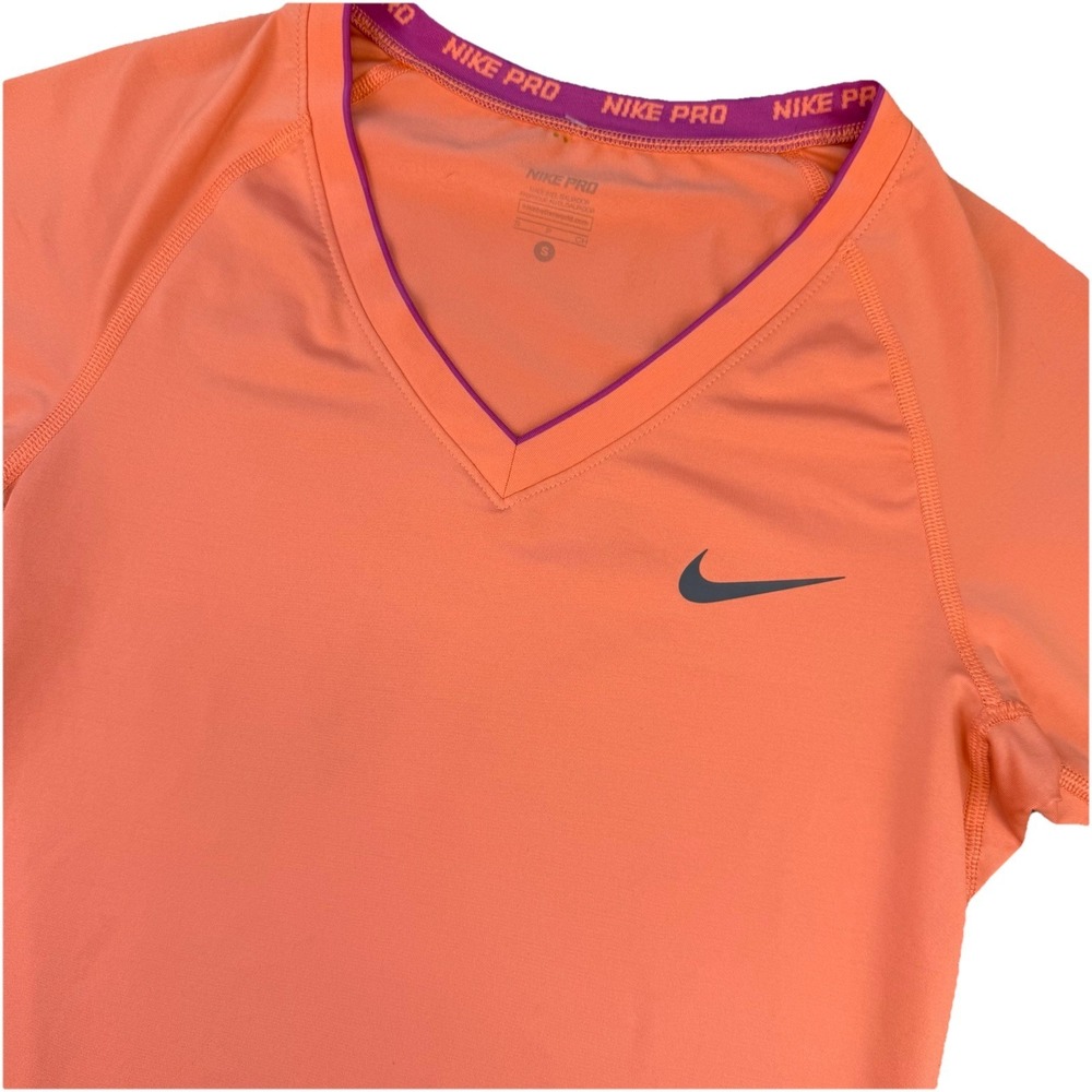 Nike Dri Fit Athletic T-Shirt Womens Size S Peach V-Neck Short Sleeve